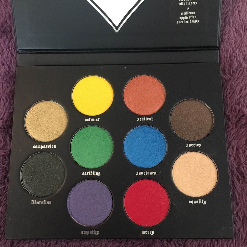 NWT Kat Von D (Vegan ) “LOVE “ Eyeshadow Palette - Picture 5 of 13